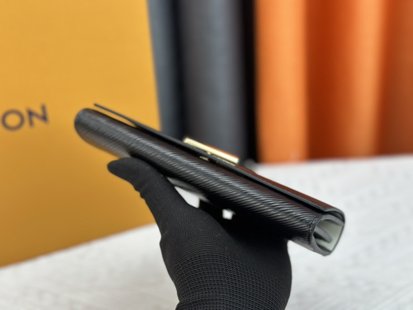 LVコピーウォレット側面デザイン